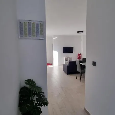 Gabi Apartment Grebastica Exterior photo