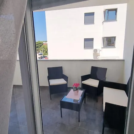 Gabi Apartment Grebastica Exterior photo